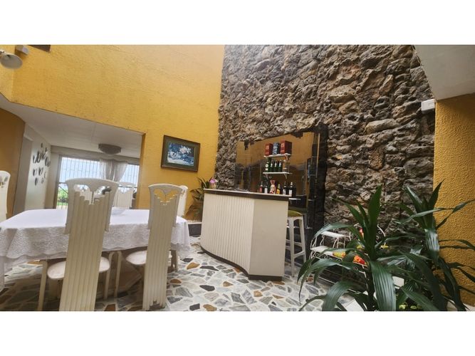 Casa de 4 alcobas en venta en Cedritos, Bogotá, 390 m² · foto 9 de 16