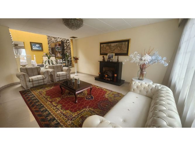 Casa de 4 alcobas en venta en Cedritos, Bogotá, 390 m² · foto 10 de 16