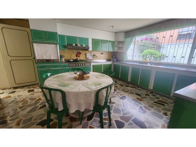 Casa de 4 alcobas en venta en Cedritos, Bogotá, 390 m² · foto 13 de 16