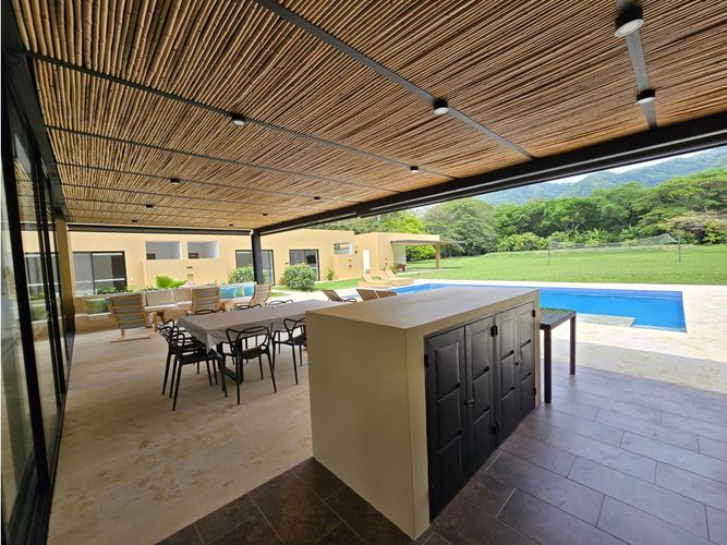 Casa de 4 alcobas en venta en Piamonte, Girardot, 722 m² · foto 11 de 24