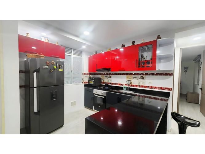 Apartamento de 3 alcobas en venta en Aqualina Orange, Girardot, 87 m² · foto 3 de 13