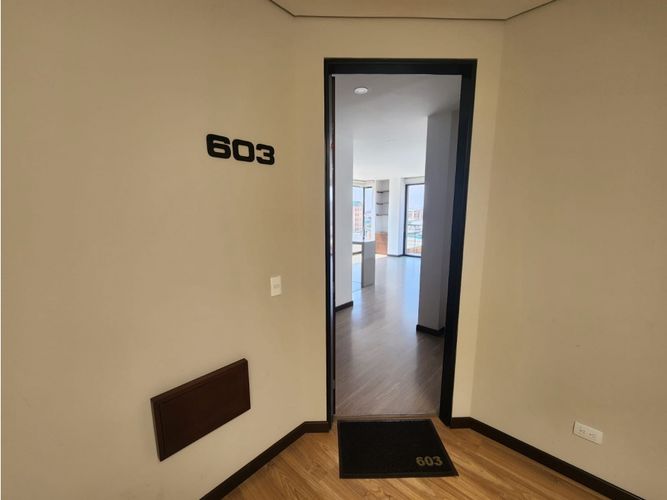 Apartaestudio en venta en Santa Barbara, Bogotá, 65 m² · foto 2 de 20