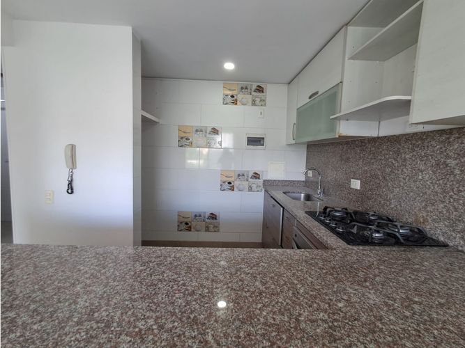 Apartamento de 3 alcobas en venta en Conjunto Residencial Quintas De Florida, Floridablanca, 78 m² · foto 3 de 11
