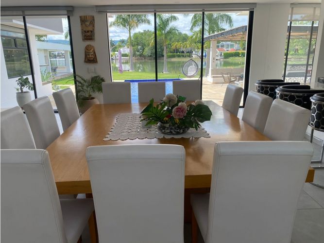 Casa de 5 alcobas en venta en Girardot, Girardot, 700 m² · foto 4 de 19