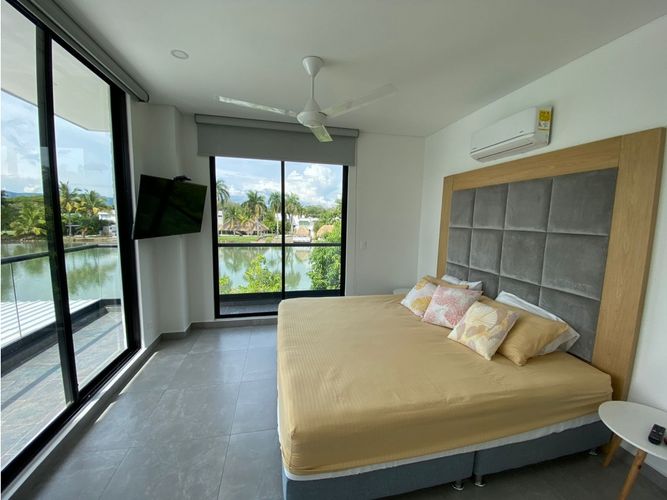 Casa de 5 alcobas en venta en Girardot, Girardot, 700 m² · foto 9 de 19