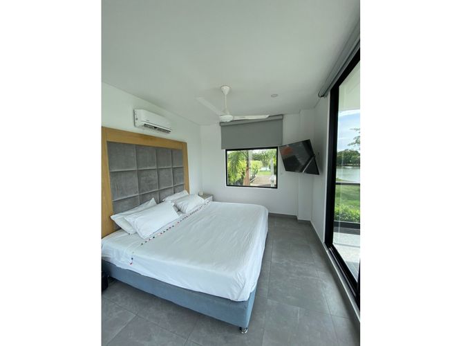 Casa de 5 alcobas en venta en Girardot, Girardot, 700 m² · foto 10 de 19