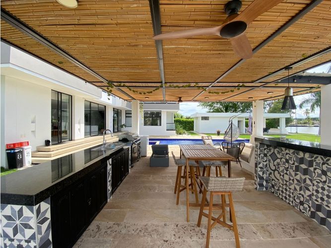 Casa de 5 alcobas en venta en Girardot, Girardot, 700 m² · foto 14 de 19