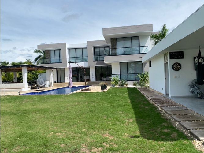 Casa de 5 alcobas en venta en Girardot, Girardot, 700 m² · foto 18 de 19