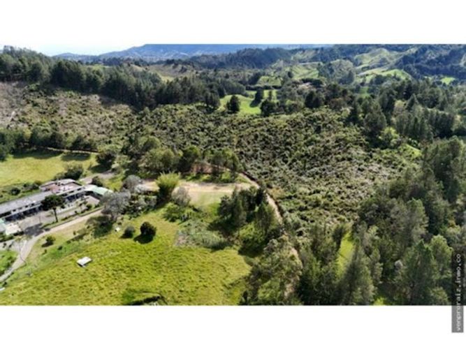 Lote en venta en La Ceja, 38400 m² · foto 9 de 9