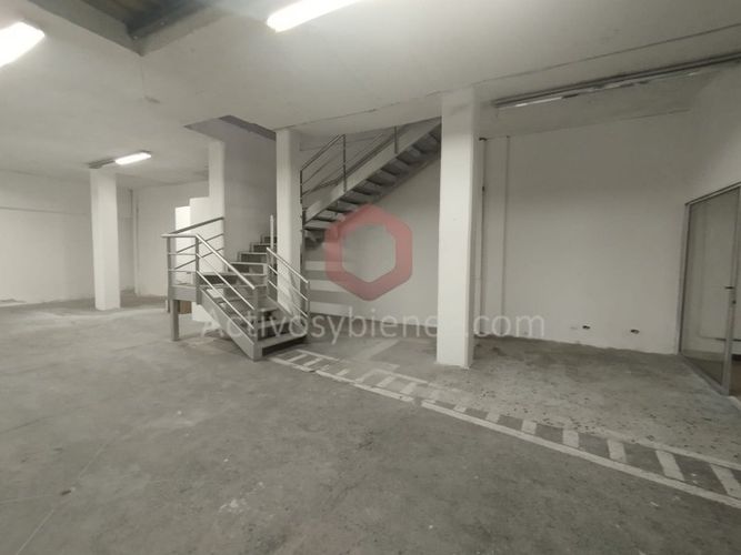 Bodega en arriendo en Colombia, Medellín, 350 m² · foto 2 de 21