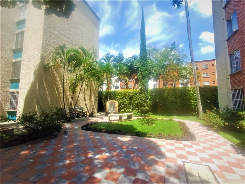 Apartamento en venta en Ciudad Los Alamos, Cali · foto 2 de 24
