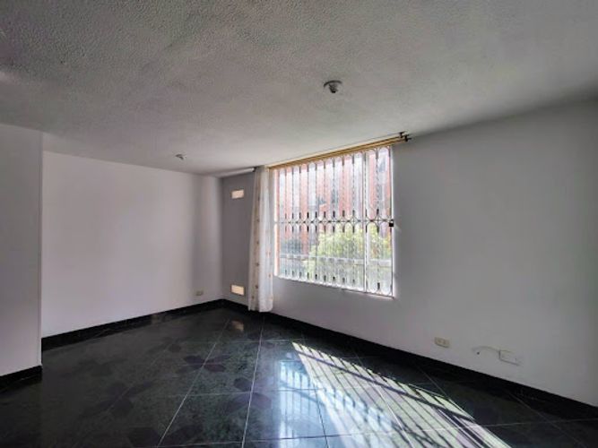 Apartamento de 3 alcobas en venta en Cr. La Grandeza Et. I, Soacha, 57 m² · foto 5 de 24