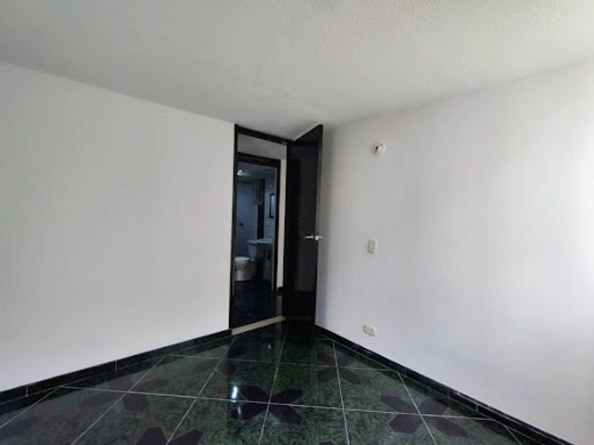 Apartamento de 3 alcobas en venta en Cr. La Grandeza Et. I, Soacha, 57 m² · foto 11 de 24
