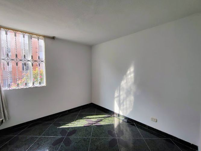 Apartamento de 3 alcobas en venta en Cr. La Grandeza Et. I, Soacha, 57 m² · foto 13 de 24