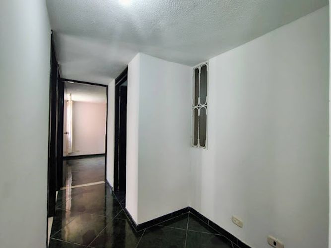 Apartamento de 3 alcobas en venta en Cr. La Grandeza Et. I, Soacha, 57 m² · foto 17 de 24