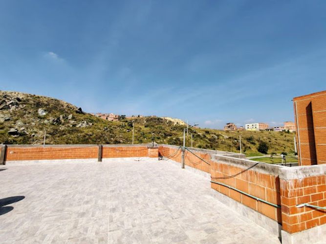 Apartamento de 3 alcobas en venta en Cr. La Grandeza Et. I, Soacha, 57 m² · foto 21 de 24