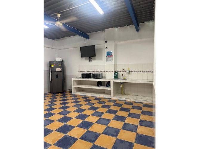 Bodega en arriendo en La Flora, Cali, 849 m² · foto 7 de 16