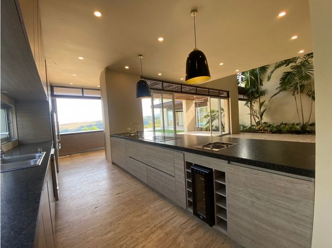 Casa de 5 alcobas en venta en Caney, Cali, 805 m² · foto 4 de 24