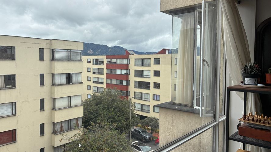 Apartamento de 3 alcobas en venta en Mazuren, Bogotá, 91 m² · foto 4 de 24