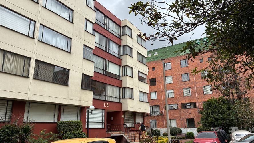 Apartamento de 3 alcobas en venta en Mazuren, Bogotá, 91 m² · foto 1 de 24
