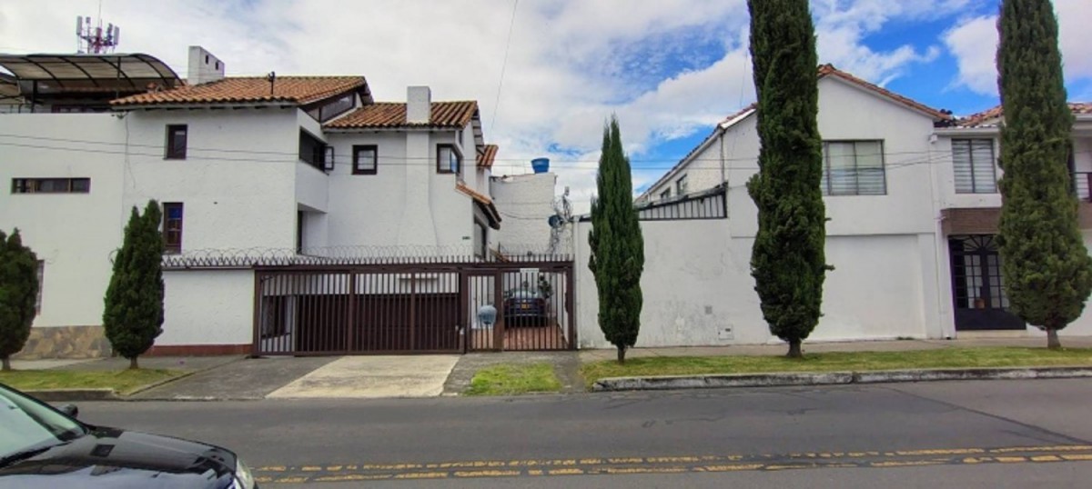 Casa en venta en El Batán, Bogotá · foto 2 de 24