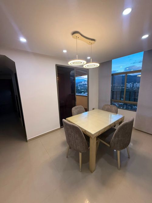 Apartamento de 4 alcobas en venta en Florida Del Country, Floridablanca, 126 m² · foto 4 de 24