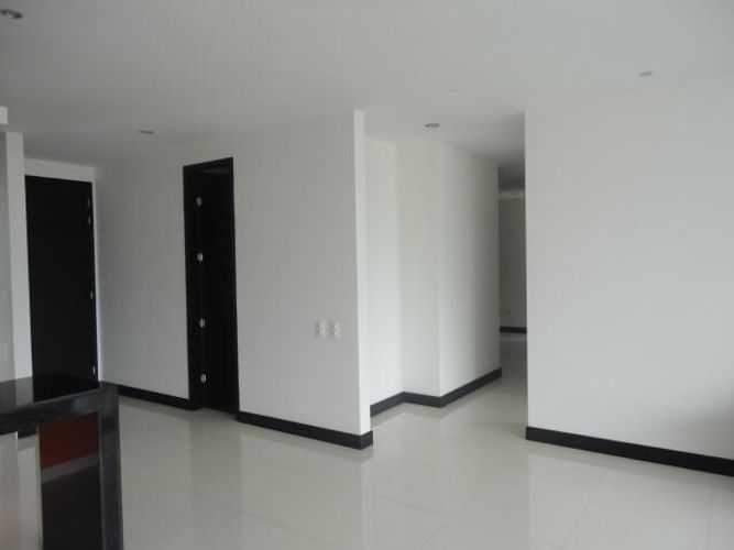 Apartamento de 3 alcobas en venta en Santa Teresita, Cali, 156 m² · foto 5 de 24