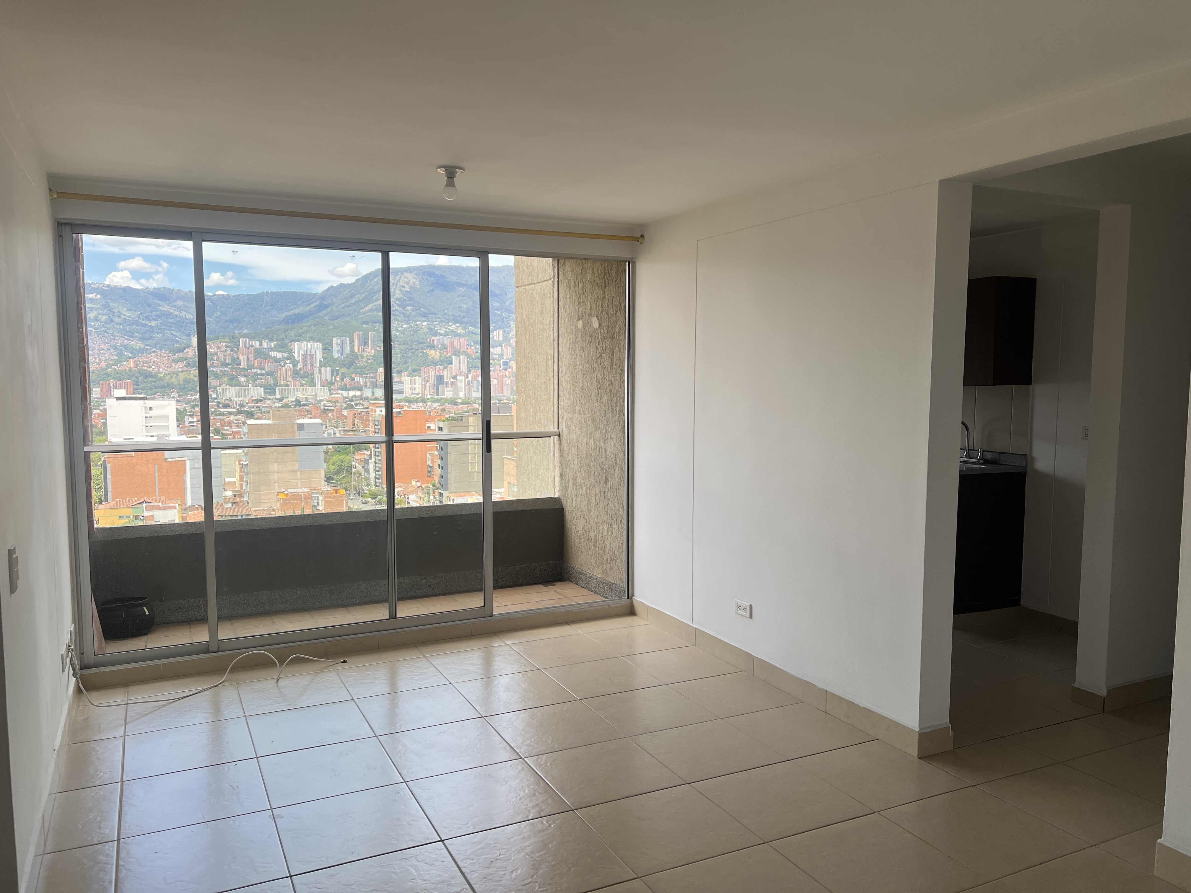 Apartamento en venta en Belén Los Alpes, Medellín 3