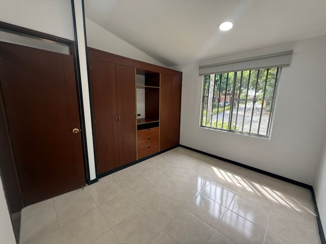 Casa de 4 alcobas en venta en El Castillo, Jamundí, 270 m² · foto 6 de 16