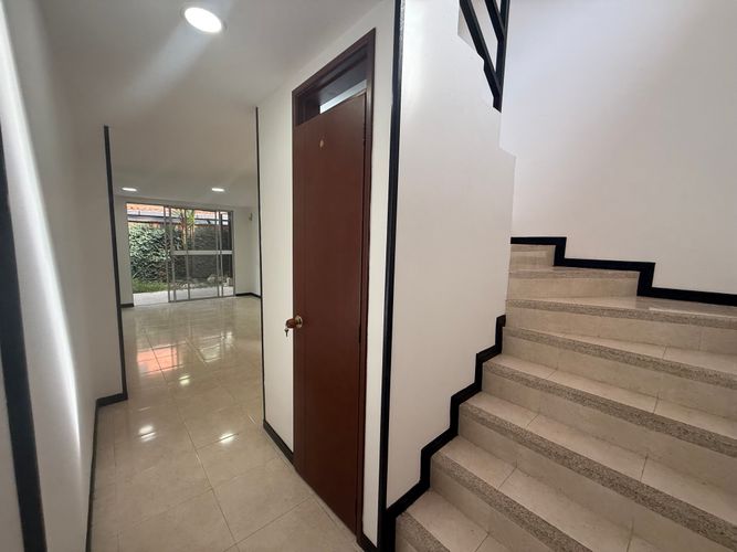 Casa de 4 alcobas en venta en El Castillo, Jamundí, 270 m² · foto 7 de 16