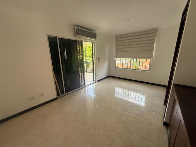 Casa de 4 alcobas en venta en El Castillo, Jamundí, 270 m² · foto 9 de 16