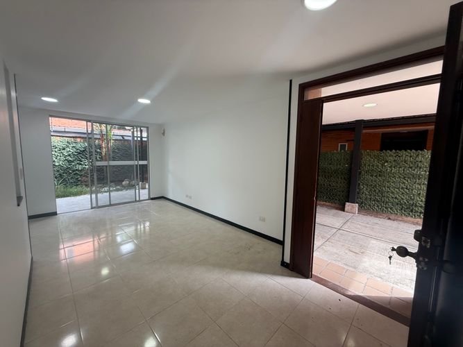 Casa de 4 alcobas en venta en El Castillo, Jamundí, 270 m² · foto 12 de 16