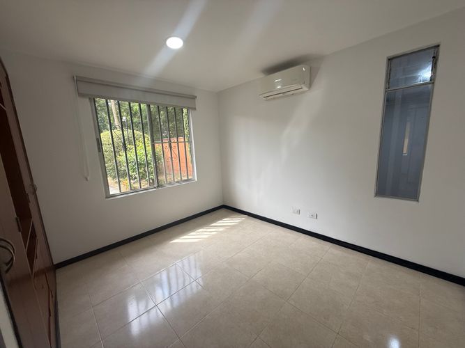 Casa de 4 alcobas en venta en El Castillo, Jamundí, 270 m² · foto 13 de 16