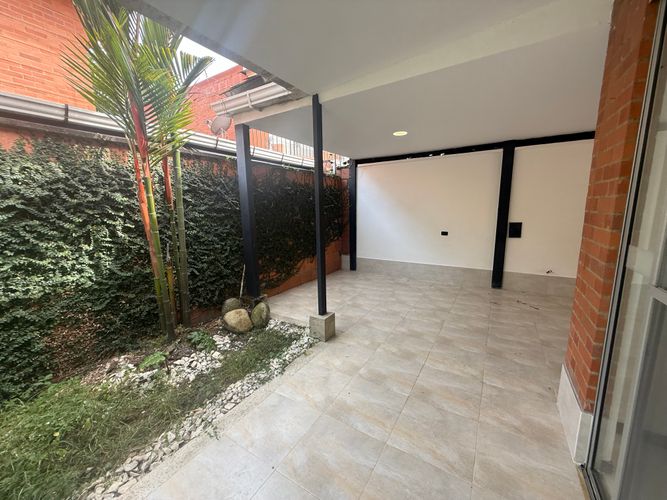 Casa de 4 alcobas en venta en El Castillo, Jamundí, 270 m² · foto 15 de 16