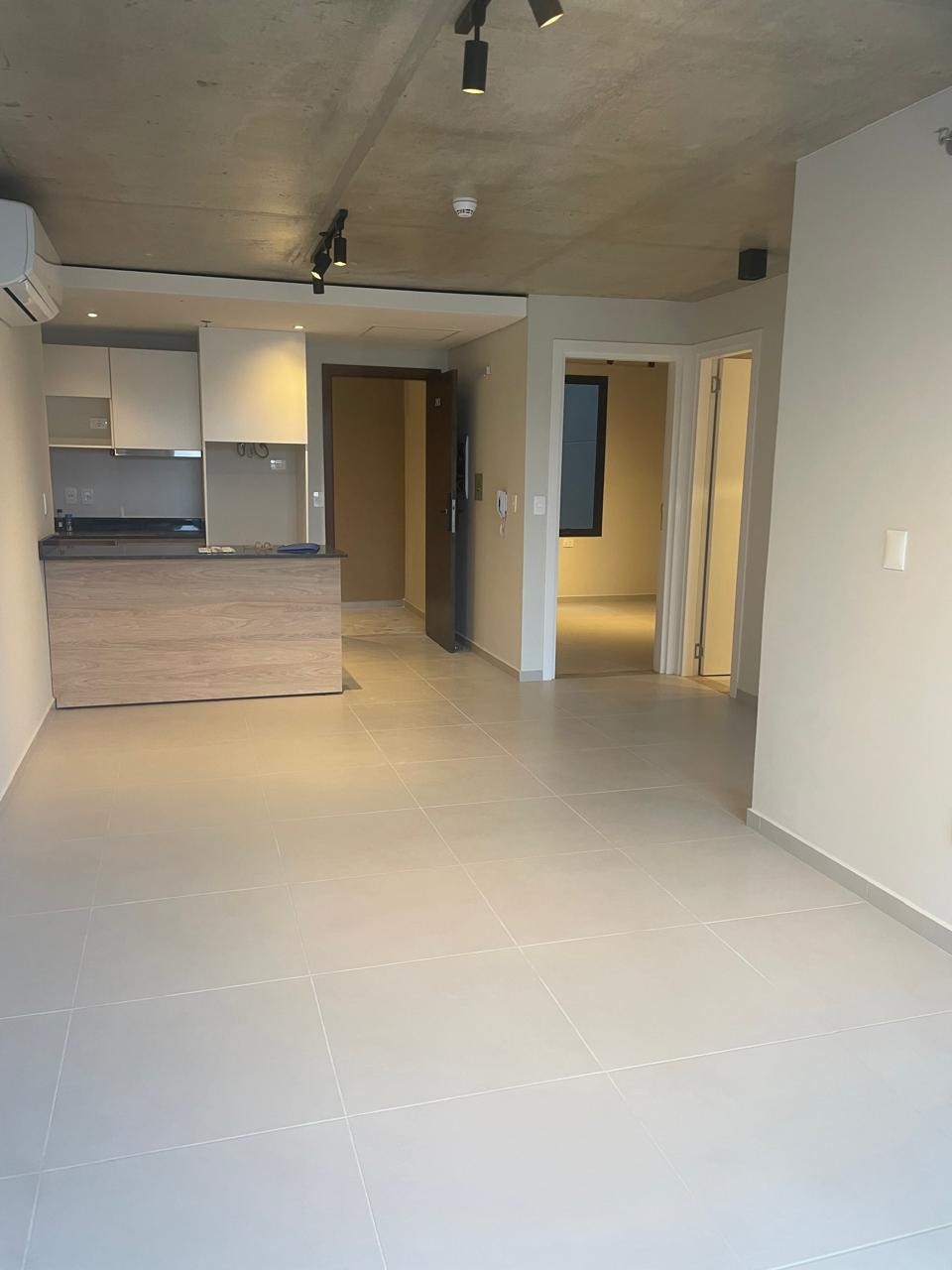 ALQUILER DEPARTAMENTO 2 DORMITORIOS, 2 COCHERAS, UBICACIÓN PREMIUM ZONA SHOPPING SOL — foto 3
