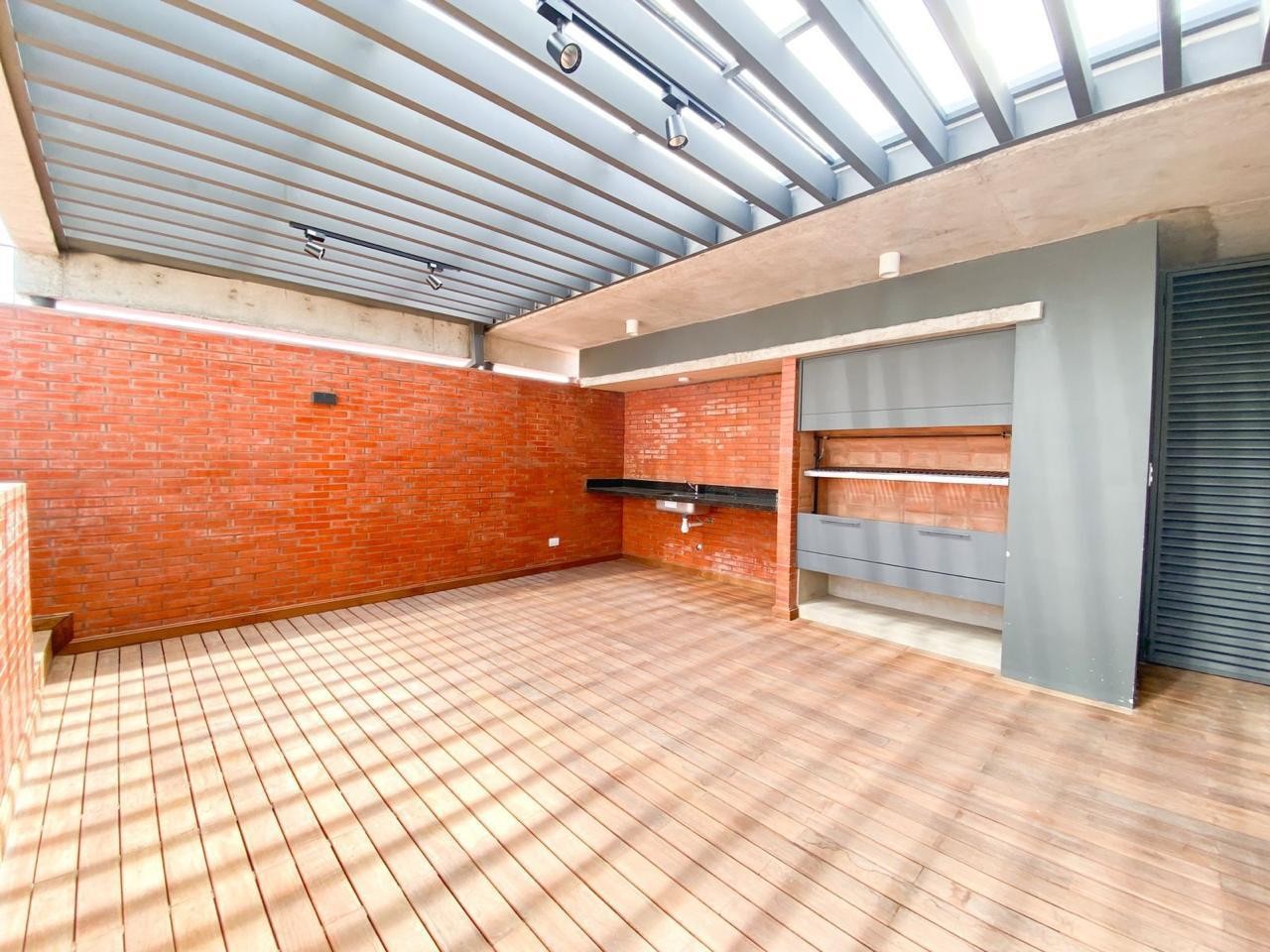 Exclusivo Penthouse en Alquiler : Lujo y Ubicación Privilegiada en Zona Embajada Americana. — foto 3