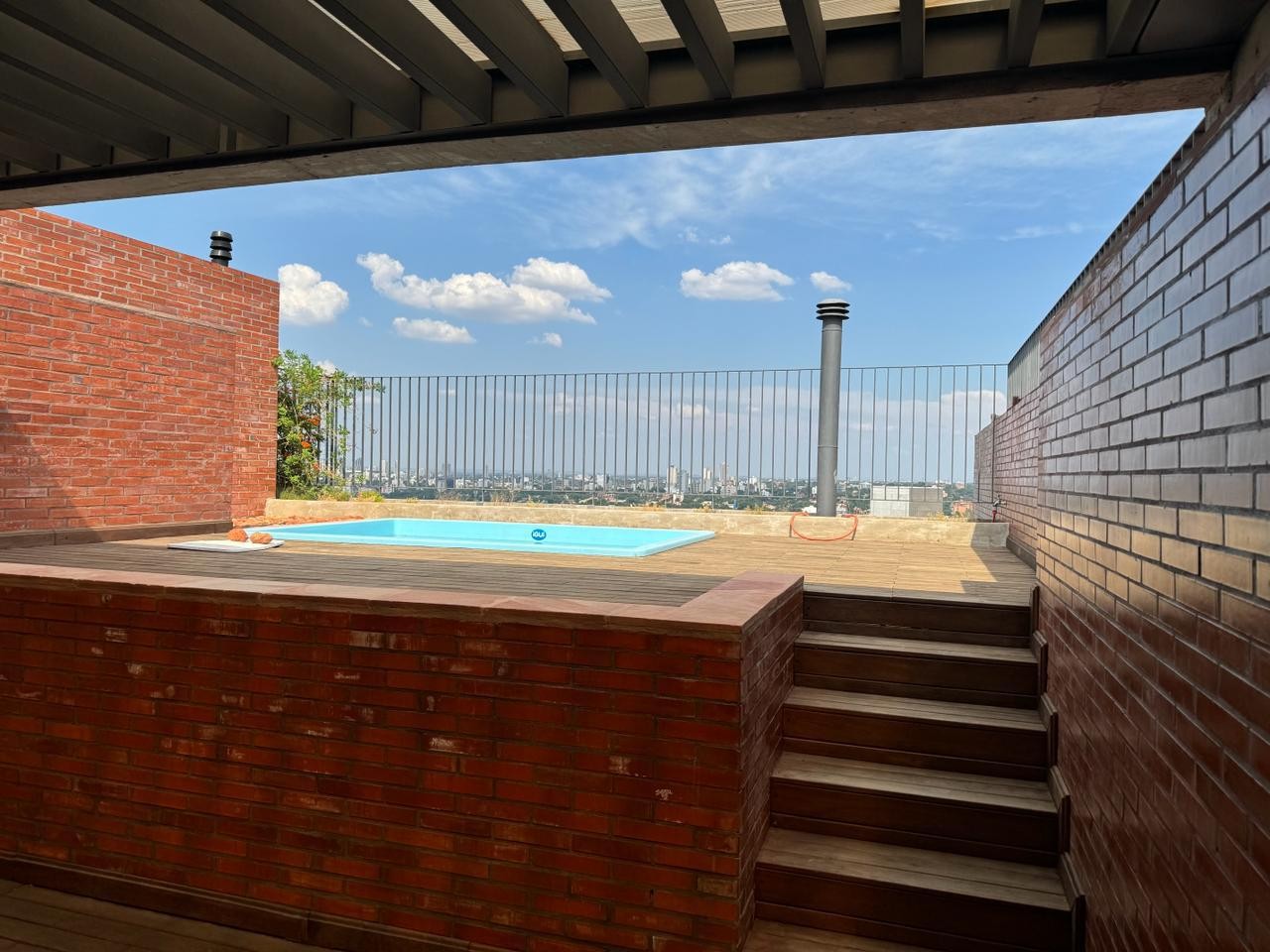 Exclusivo Penthouse en Alquiler : Lujo y Ubicación Privilegiada en Zona Embajada Americana. — foto 2