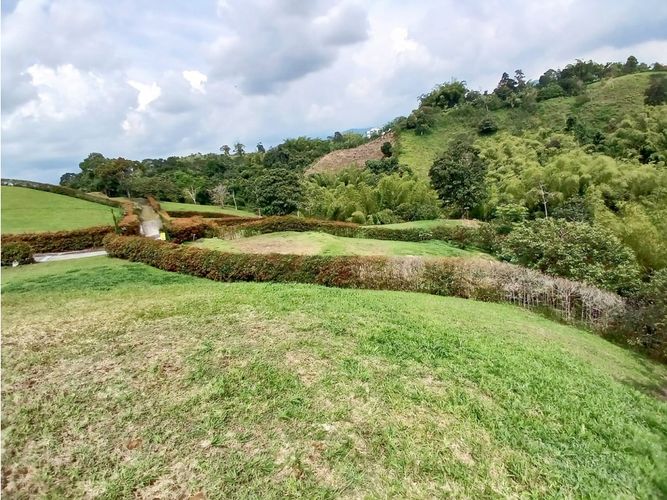 Lote en venta en Hojas Anchas, Armenia, 3427 m² · foto 3 de 5