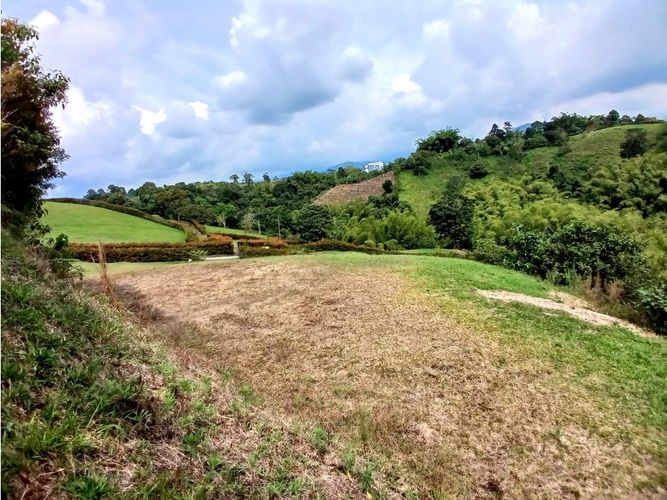 Lote en venta en Hojas Anchas, Armenia, 3427 m² · foto 4 de 5
