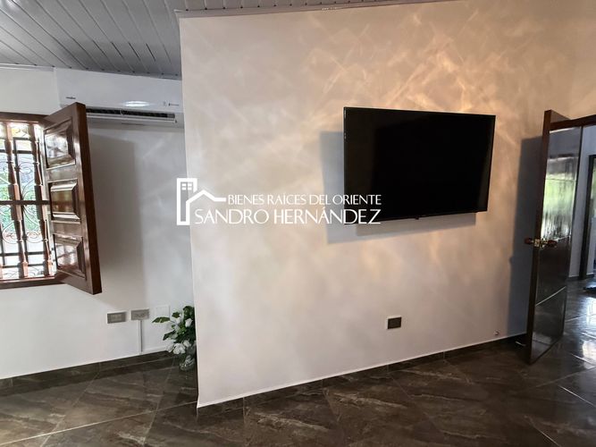 Casa de 4 alcobas en venta en La Campiña, Girón, 176 m² · foto 2 de 20