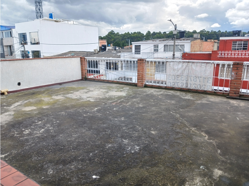 Casa en venta en Marsella, Bogotá · foto 2 de 24