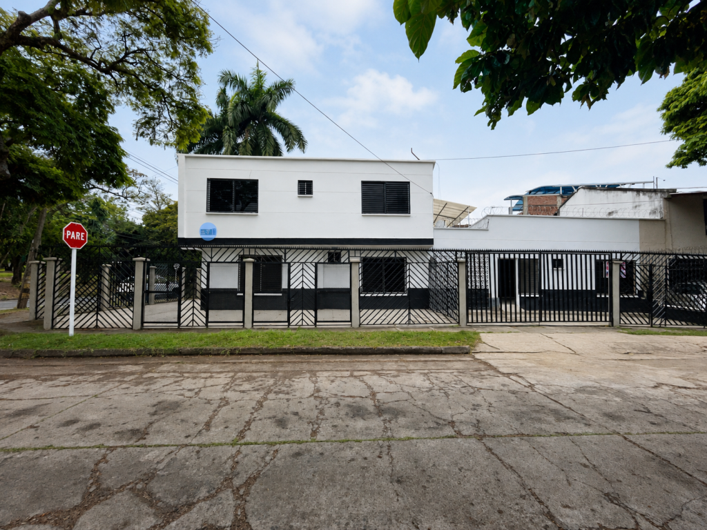 Casa en venta en Prados del norte, Cali 2
