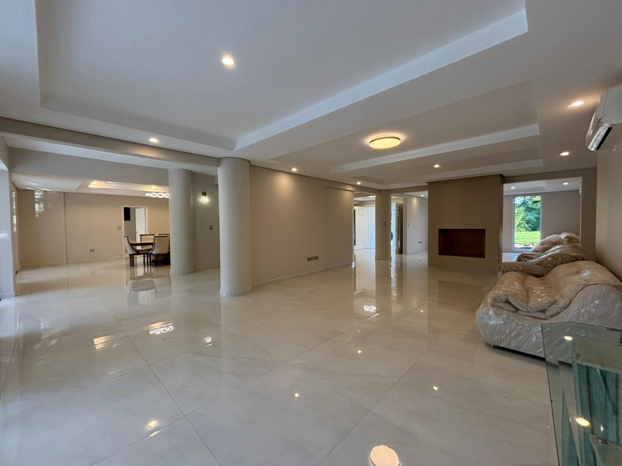 VENDO EXCLUSIVA RESIDENCIA EN EL PARANÁ COUNTRY CLUB‼️ — foto 2