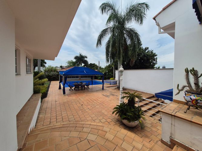 Casa de 4 alcobas en venta en Ciudad Jardin, Cali, 820 m² · foto 8 de 24
