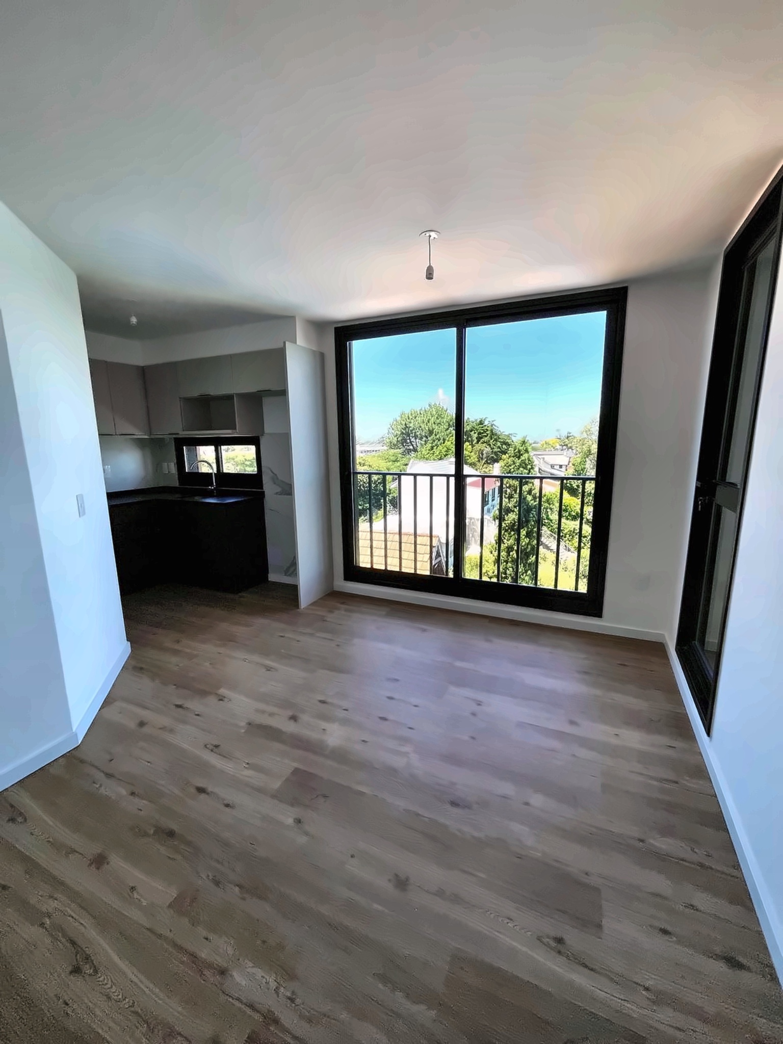 Excelente apartamento frente al lago de Parque Miramar