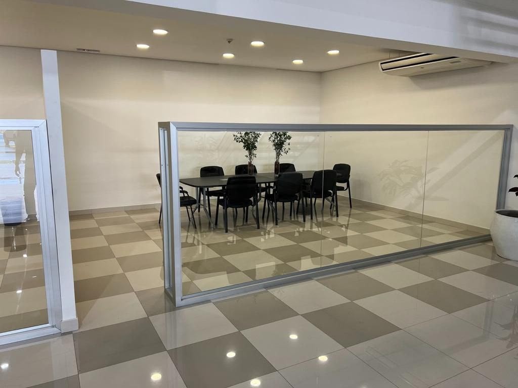 Alquilo Imponente Local Comercial Sobre importante Avenida | Ideal para Empresas de Lujo, Showrooms en Asunción — foto 3