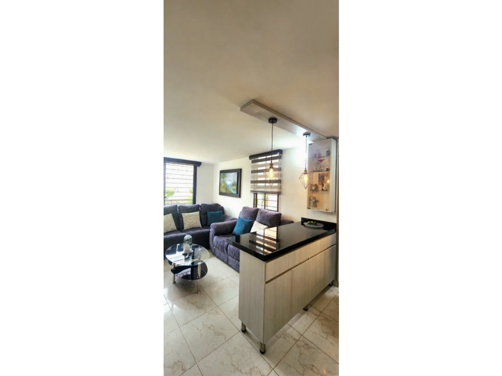 Apartamento en venta en Conjunto residencial pinares, Madrid 2
