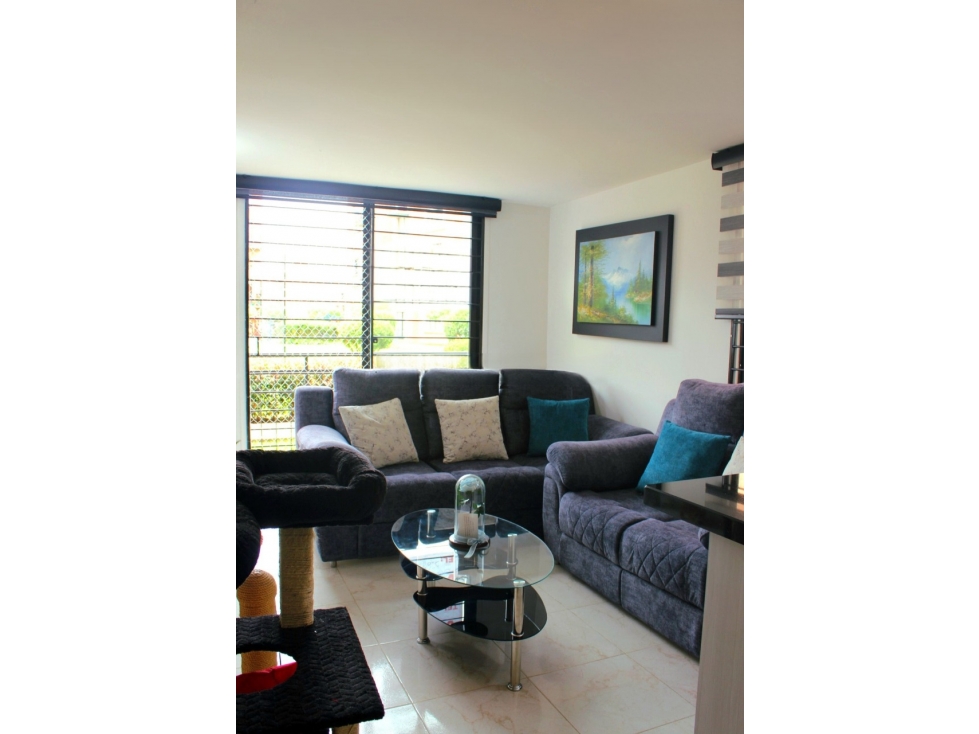Apartamento en venta en Conjunto residencial pinares, Madrid 3