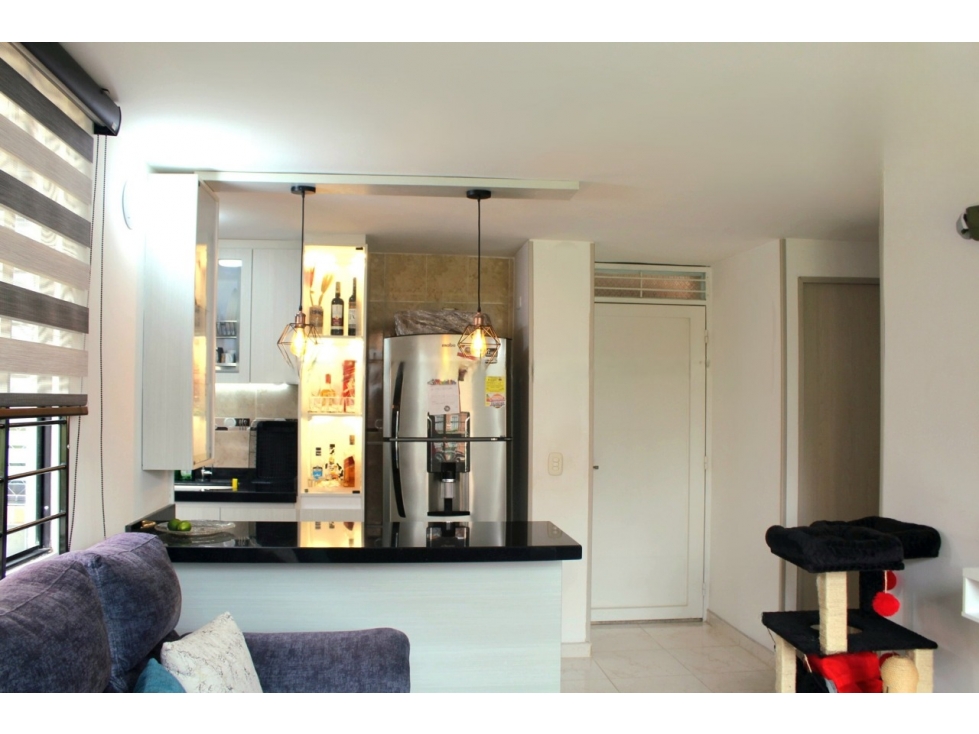 Apartamento en venta en Conjunto residencial pinares, Madrid 5