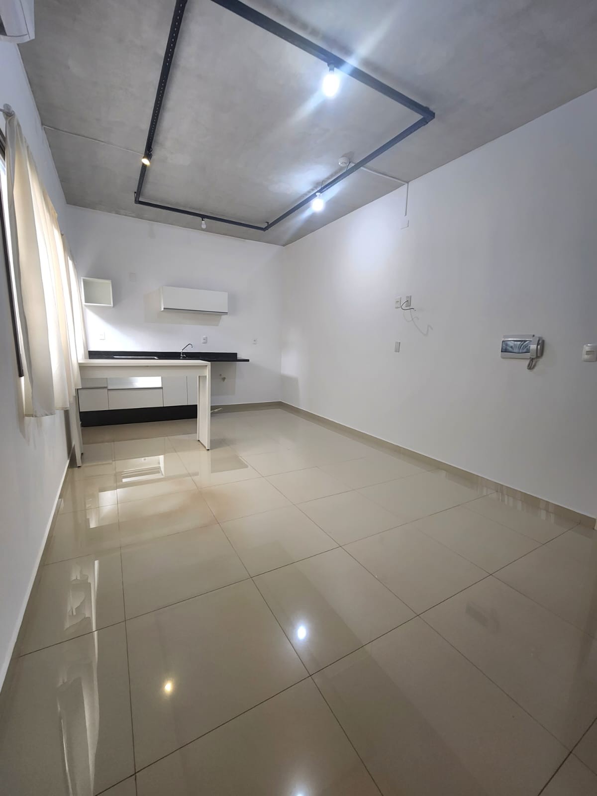 ALQUILO MODERNO DEPARTAMENTO DE 1 DORMITORIO EN KM 8, a metros de la UCP Y SHOPPING PAZA CITY — foto 3